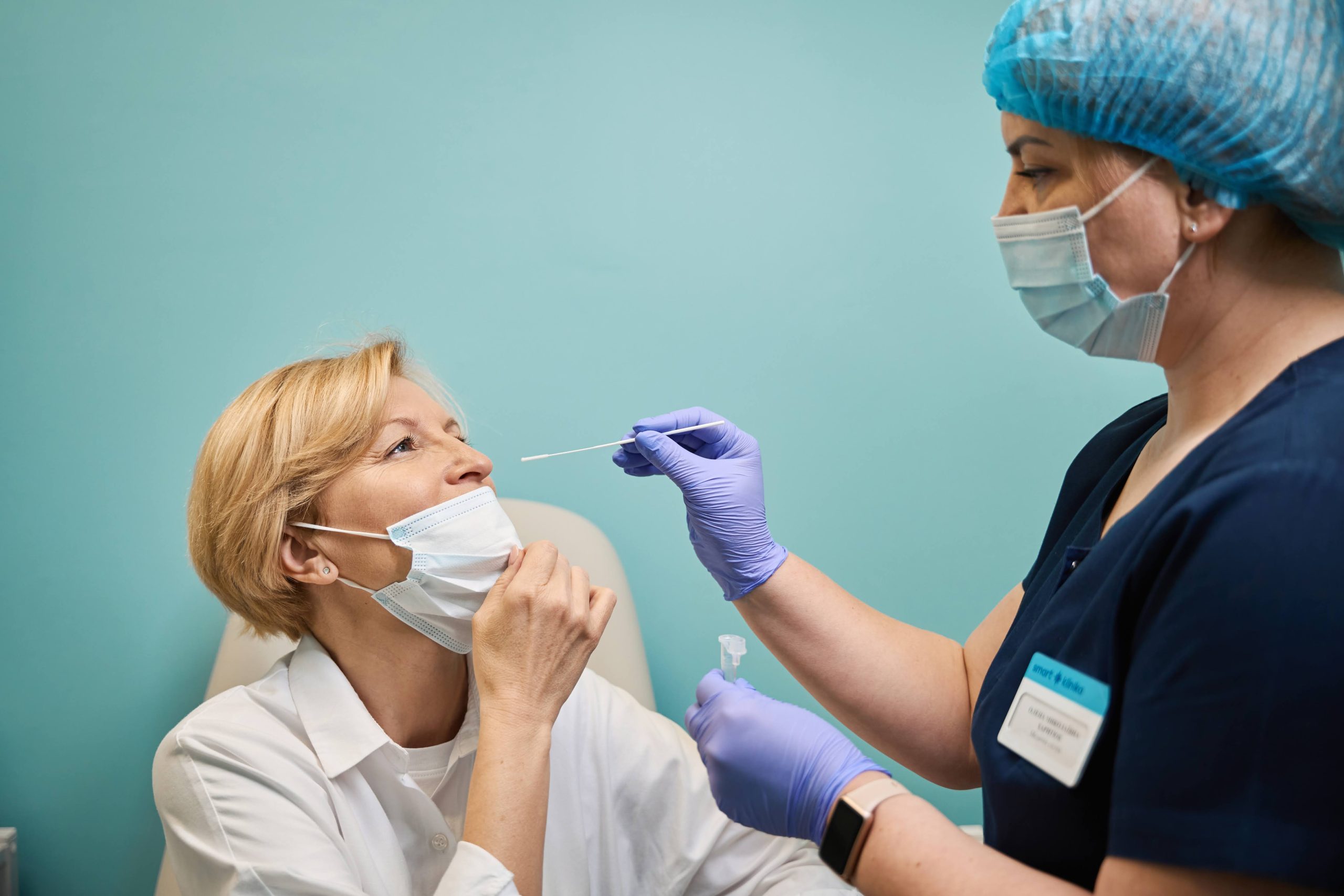 Забір мазку з носоглотки в маніпуляційній