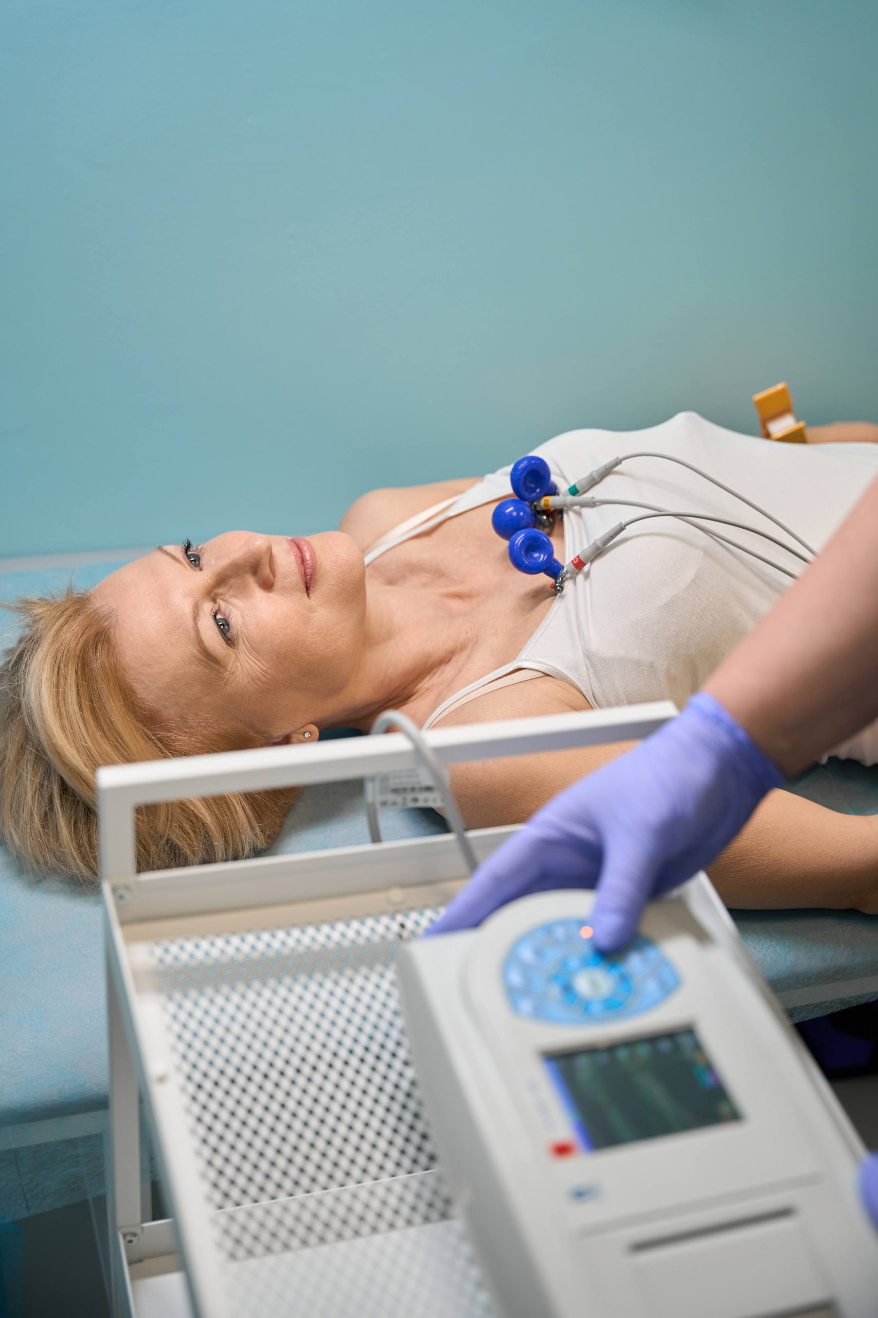 Проведення ЕКГ у клініці