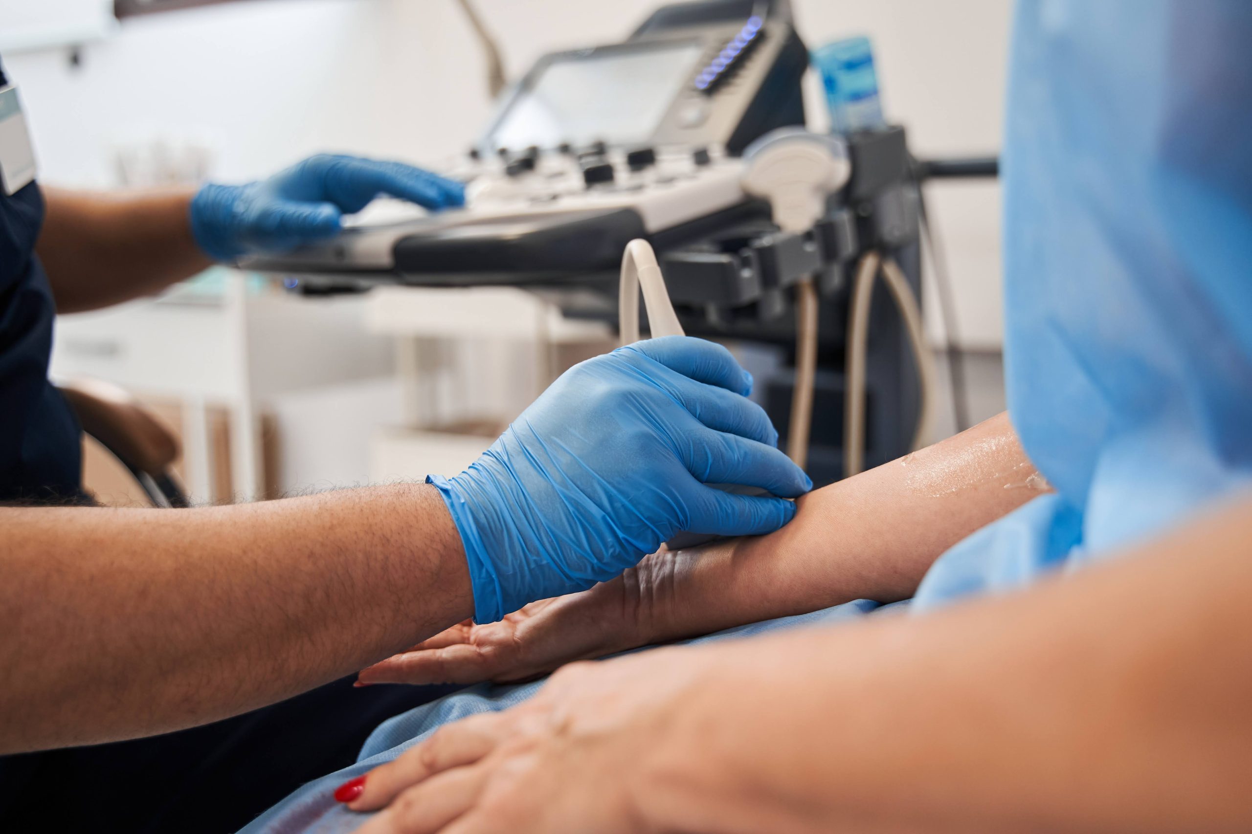 Проведення УЗД вен лікарем-флебологом