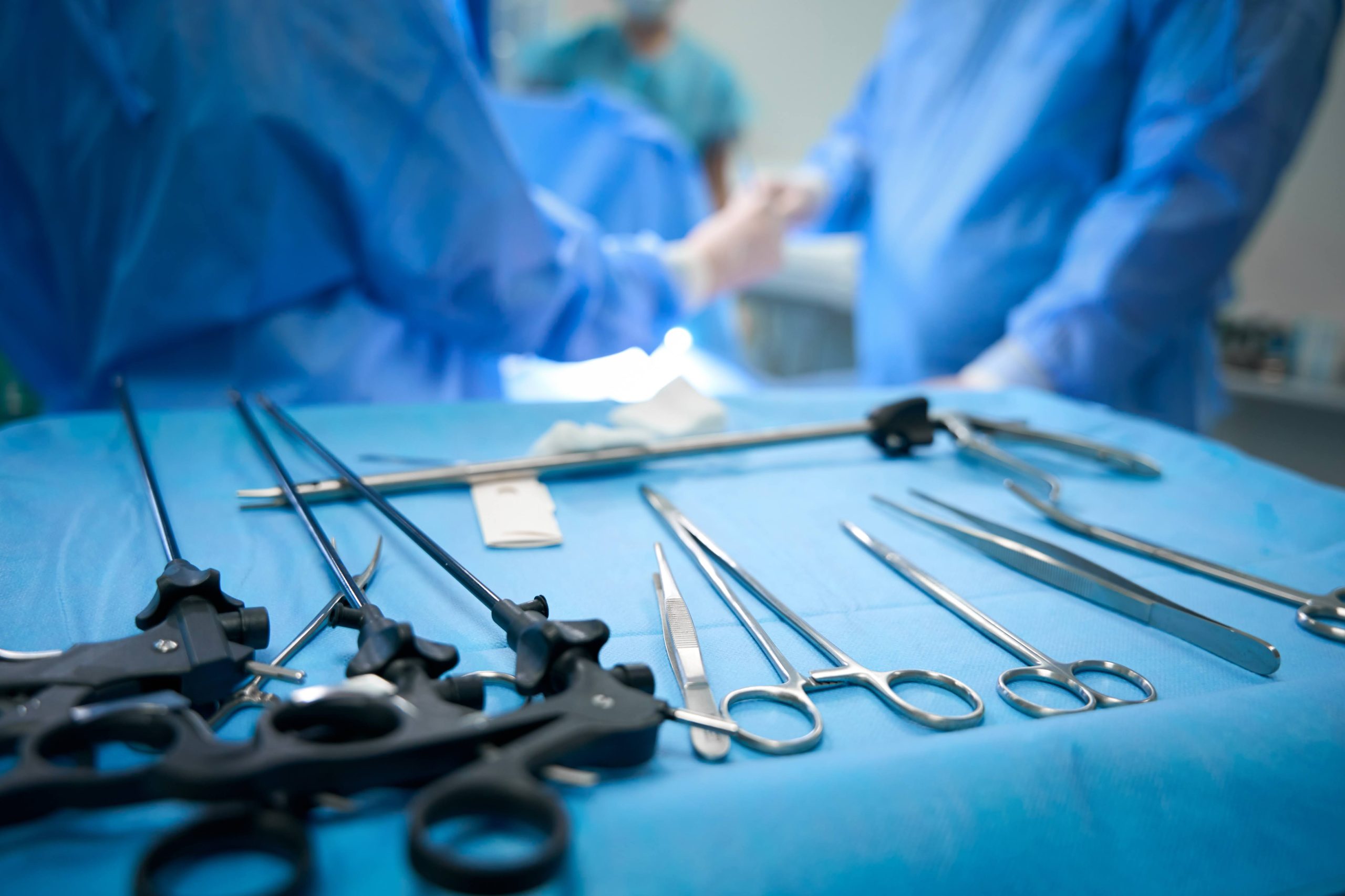 Хірургічні інструменти в операційній