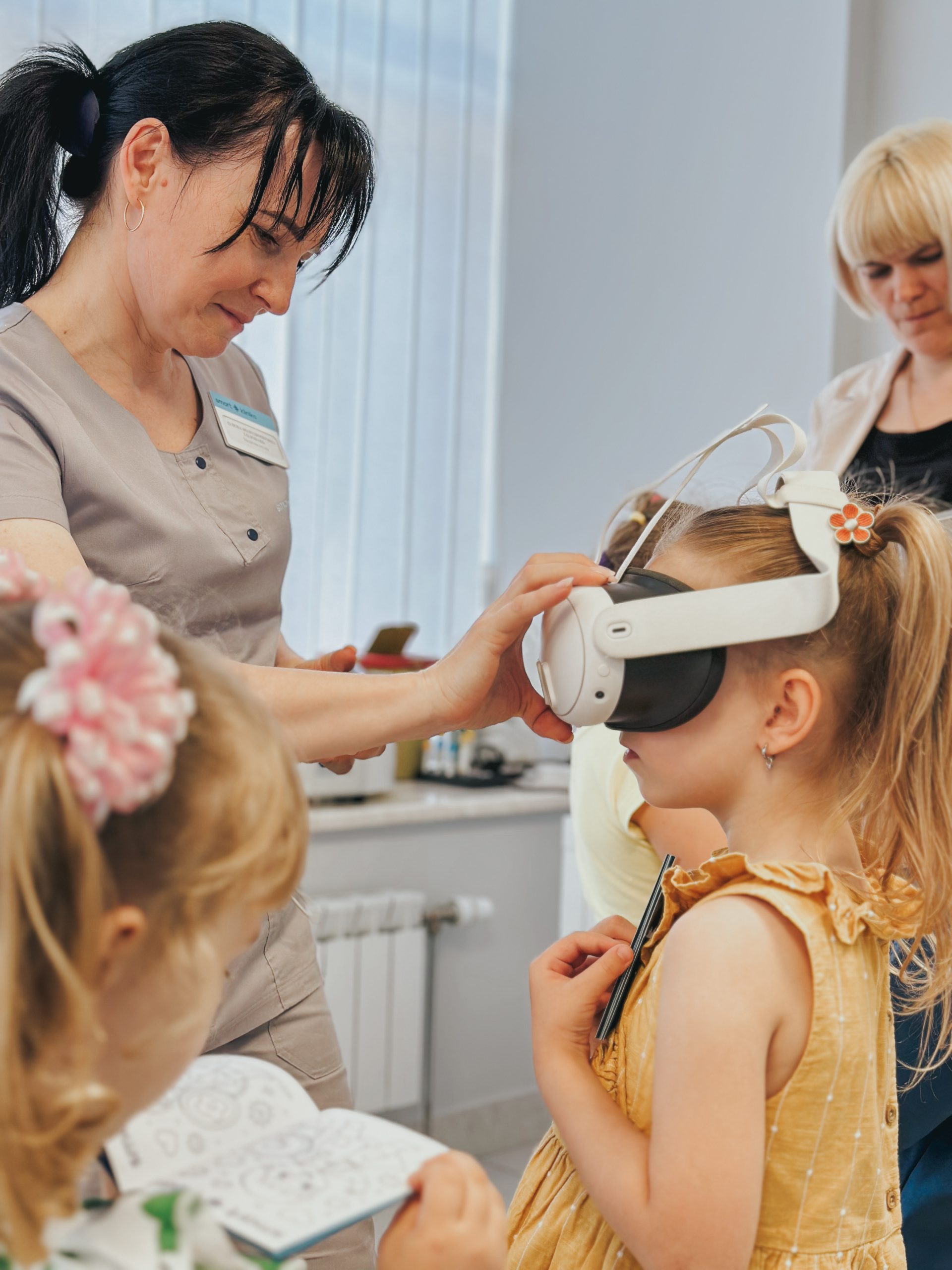 Використання VR-окулярів у маніпуляційних