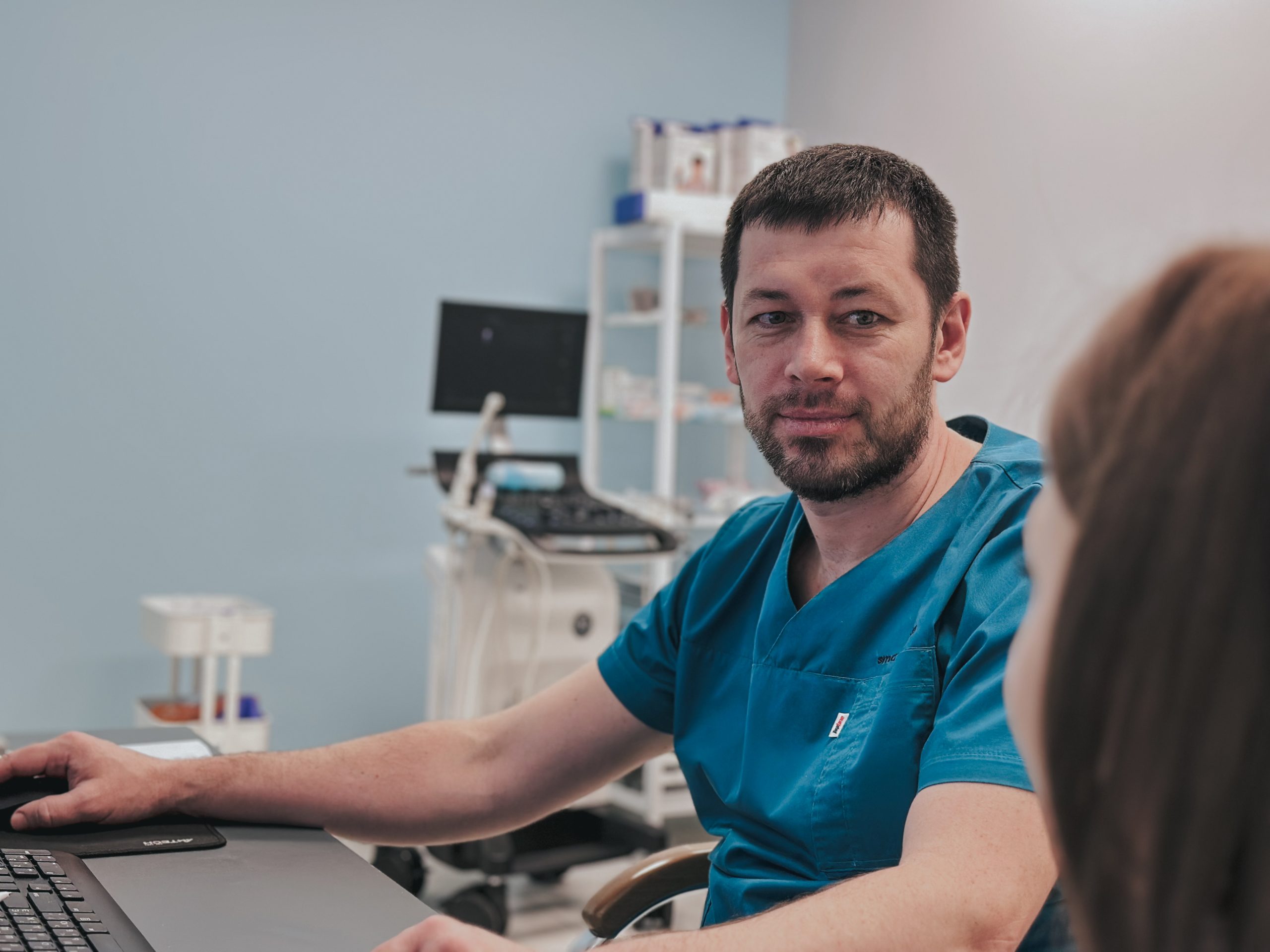 Пацієнтка на прийомі у лікаря-мамолога